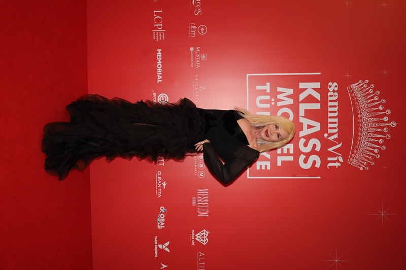 Sammyvit Klass Model Türkiye 2025 :  Ünlü �simler K�rm�z� Hal� ��kl���yla Oscar Gecesini Aratmad�