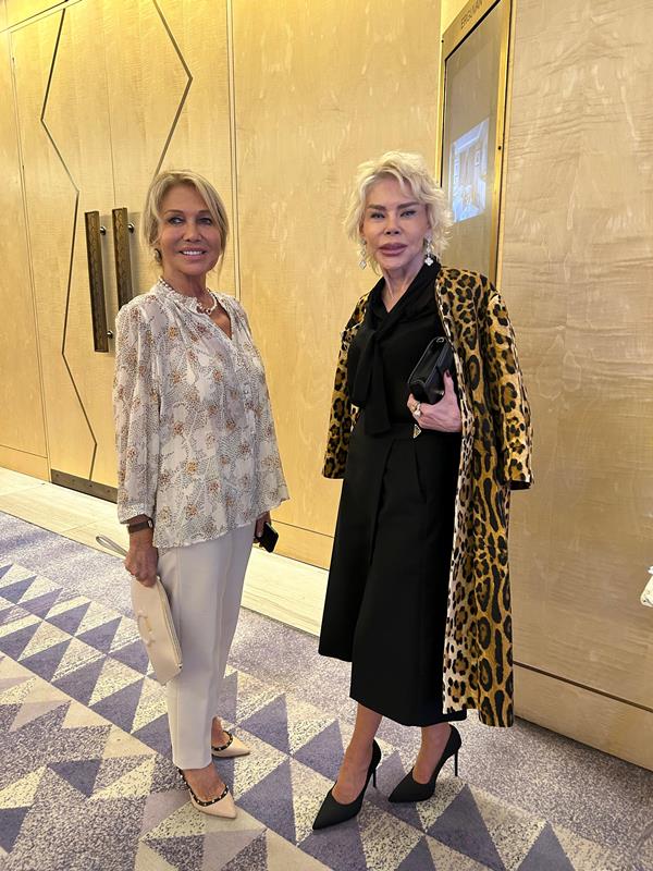 Pept�l�ne, �Seçilmi� Peptitler� Dünyas�n� Marka Elçisi Nebahat Çehre �le Tan�tt� 