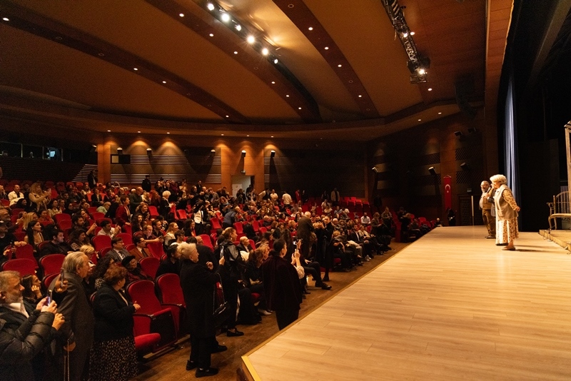 Tiyatrokare'nin Merakla Beklenen Yeni Oyunu "Konken Partisi"Nin Muhte�em Galas�na  Yo�un �lgi  