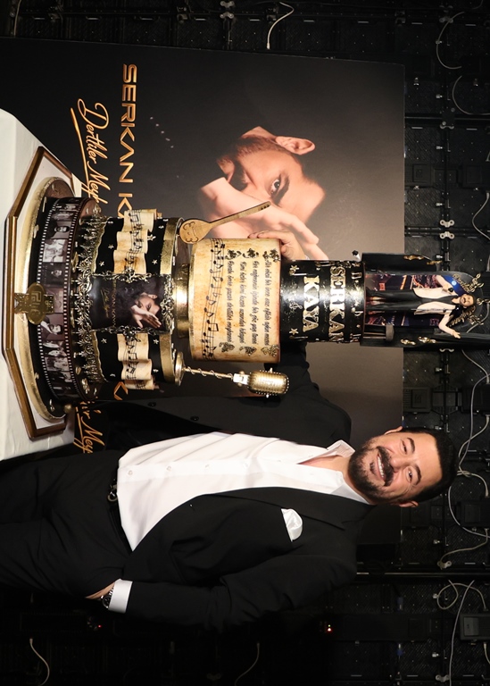 Serkan Kaya�dan Çok Konu�ulacak Lansman: �Dertliler Meyhanesi� �lk Kez Cahide�de Söylendi 