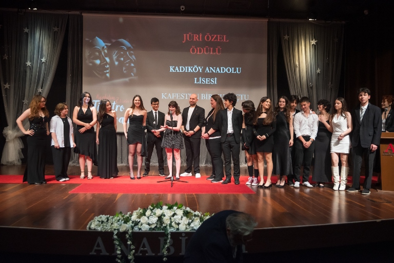 Anabilim�den Genç Sanatç�lara Büyük Sahne