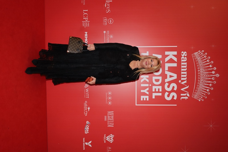 Sammyvit Klass Model Türkiye 2025 :  Ünlü �simler K�rm�z� Hal� ��kl���yla Oscar Gecesini Aratmad�