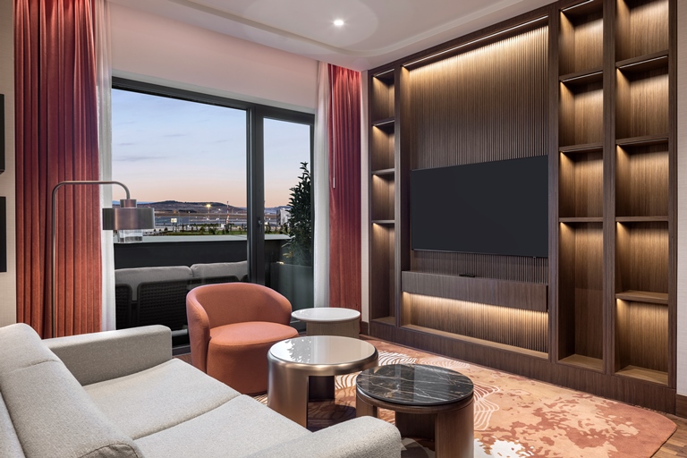 Hilton, Türkiye�deki 100. Otelini �ga �stanbul Havaliman��nda Açt�