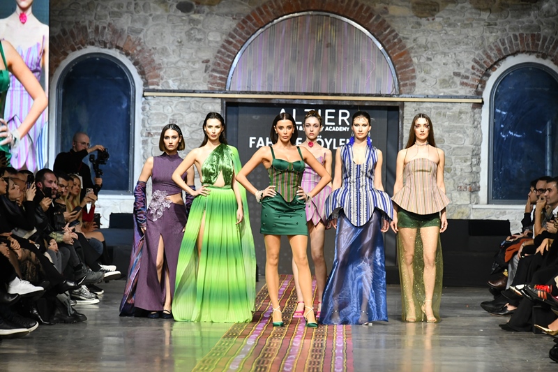 Alt�er Academy : Moda Tasar�m Ö�rencilerinden  Kutnu �pe�i �lhaml� Özel Defile 