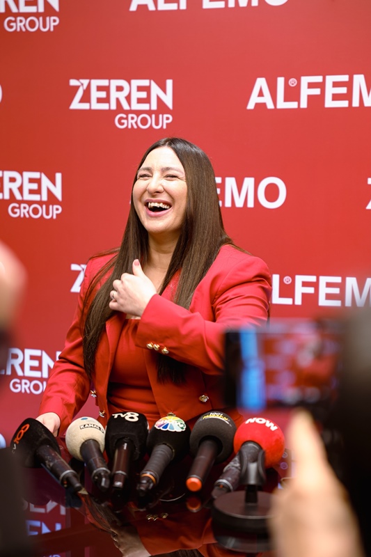 Alfemo�nun Yeni Yüzü Yasemin Sakall�o�lu: �E�ya De�i�ti, Ben De De�i�tim!�