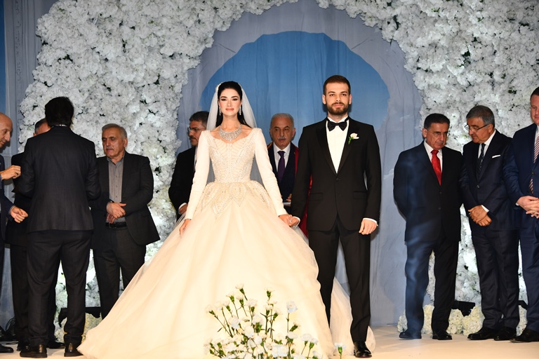 Elif Kösemusul-Burak Oğuz  Çırağan Sarayı’nın Tarihi Dokusunda Masalsı Bir Düğün İle Evlendiler 