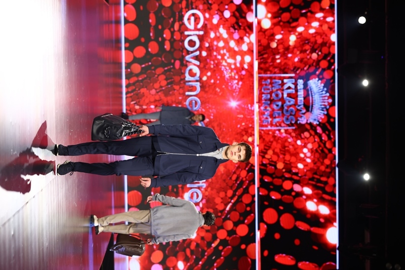 G�ovane Gent�le : Sammyvit Klass Model Türkiye 2025 Sahnesinde  Moda Dünyas�na Damga Vurdu