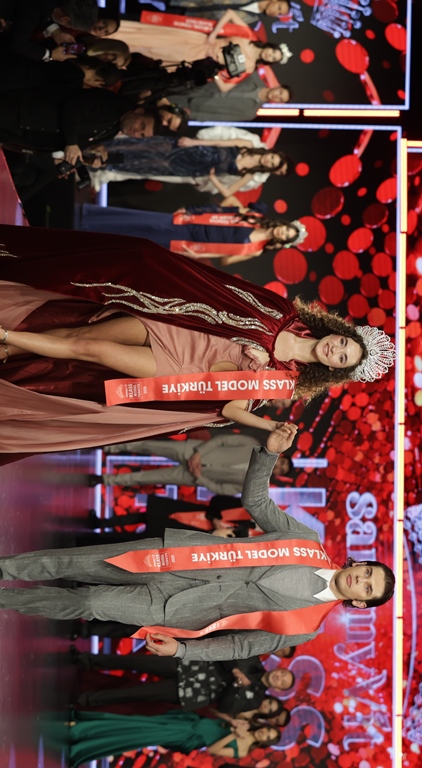 Ece Çetin- Taha Yi�it Tarakç� :  Sammyvit Klass Model Türkiye 2025�in Kral Ve Kraliçesi Oldular