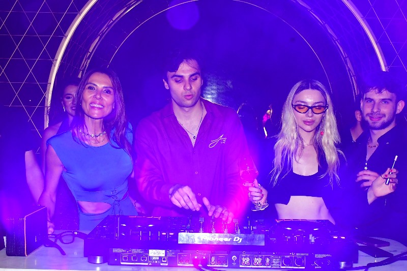 Hamza Kapucuo�lu :  Sunset Party'de Müzik Ziyafeti Ya�att�