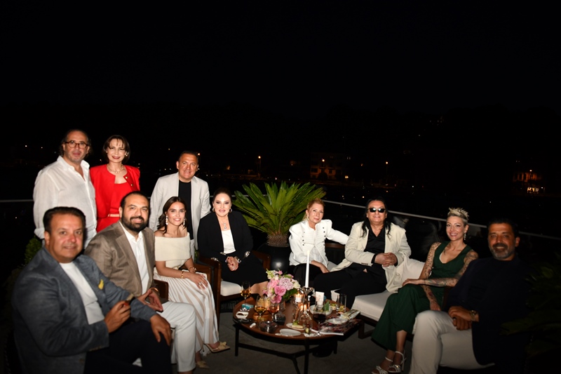 Yüzüklüler Kulübü :  Yeni Üyelerle Tan��ma Partisi The Grand Tarabya�da Gerçekle�ti 