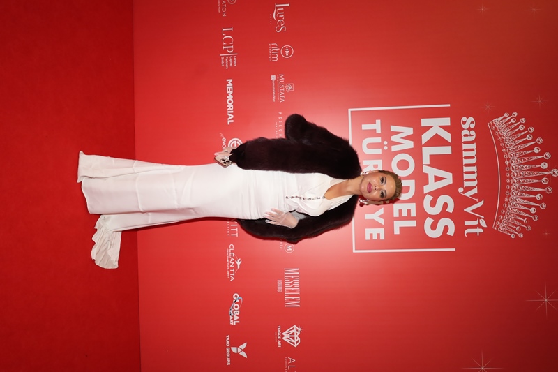 Sammyvit Klass Model Türkiye 2025 :  Ünlü �simler K�rm�z� Hal� ��kl���yla Oscar Gecesini Aratmad�