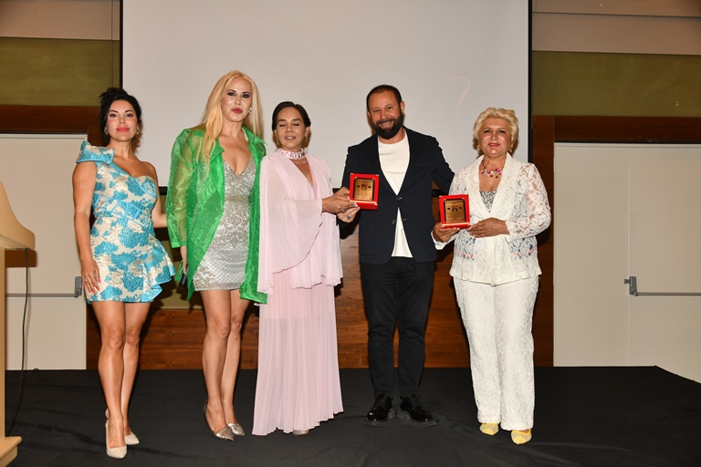 Biz Hep Birlikte Biziz Diyenler stanbulda Bulutu