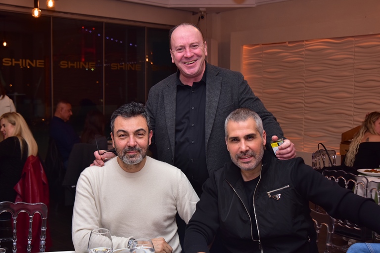 Lütfü Sapmaz :  Dostlar�n�, Gelenekselle�en �ftar Davetinde A��rlad�