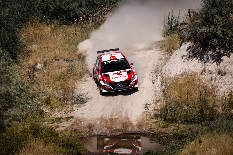 Kapadokya Rallisinde Zaferin Ad� Yine  Kerem Kazaz!