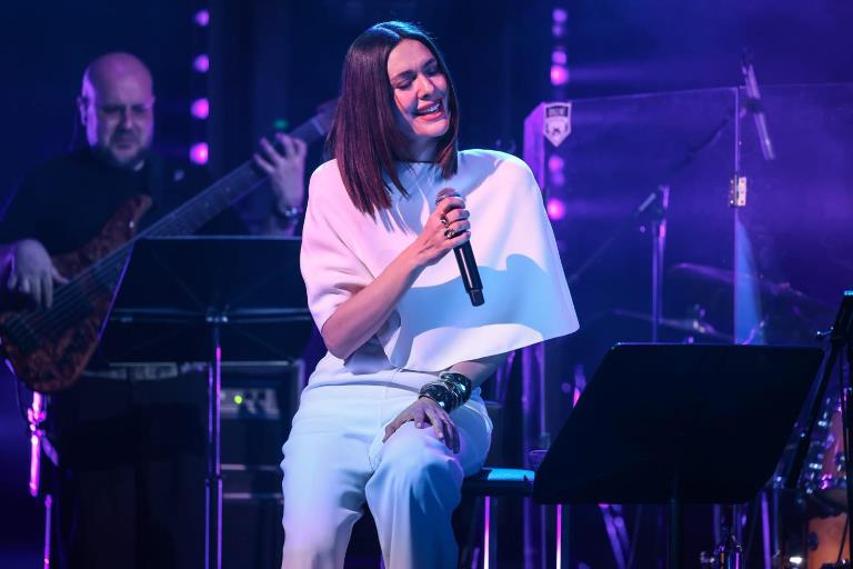 Bergüzar Korel "Hat�rlad�kça" Konseriyle  ENKA Aç�khava Tiyatrosu'nda