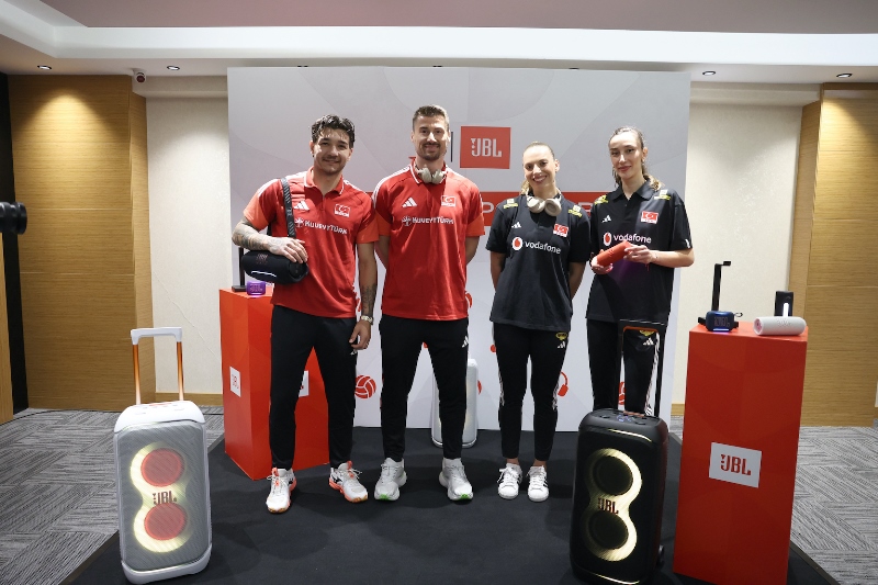 Dünyan�n Lider Ses Teknolojileri Markas� Jbl Türkiye, Türk Voleybolunun Yan�nda