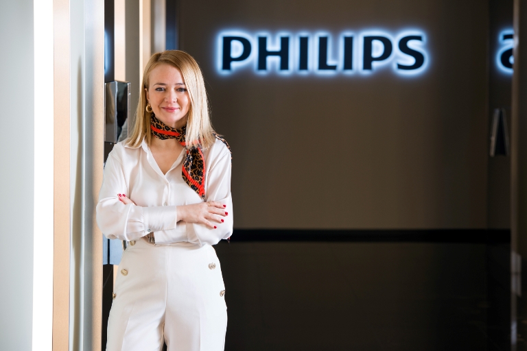 Philips, Lumea ile Kendi I����n� Cesurca Yans�tan Kad�nlar�n Yan�nda Olmaya Devam Ediyor