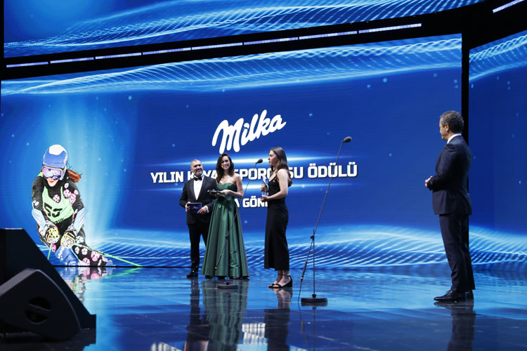 Ada Göney Milka Yln Kayak Sporcusu Ödülünün  Sahibi Oldu