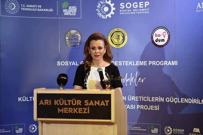 Kad�n Eme�i, Dijital Sanat Ve Foto�rafla Ölümsüzle�ti