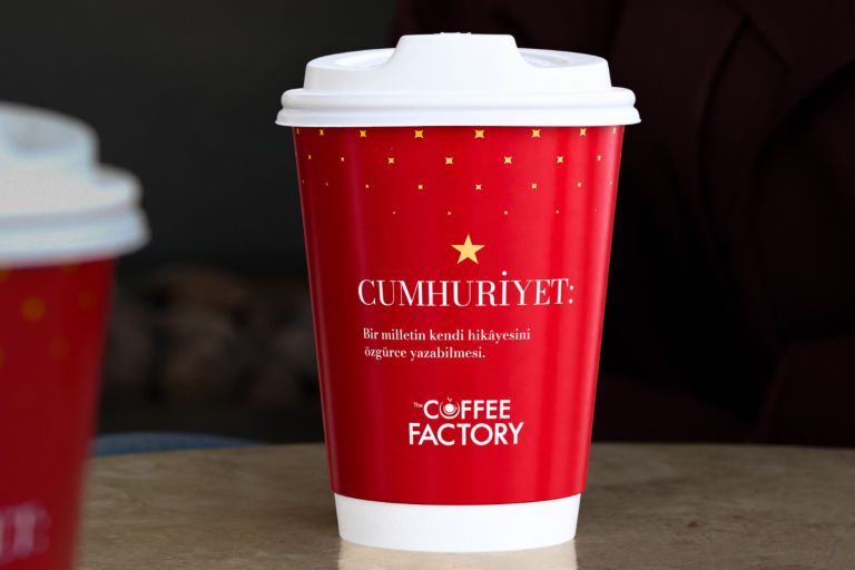 Coffee Factory�den 29 Ekim�e Özel Cumhuriyet Bardaklar�