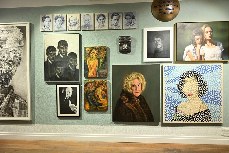 Türkiye�nin En Köklü Özel Sanat Koleksiyonlar�  Akaretler�de Gün Yüzüne Ç�kt� 