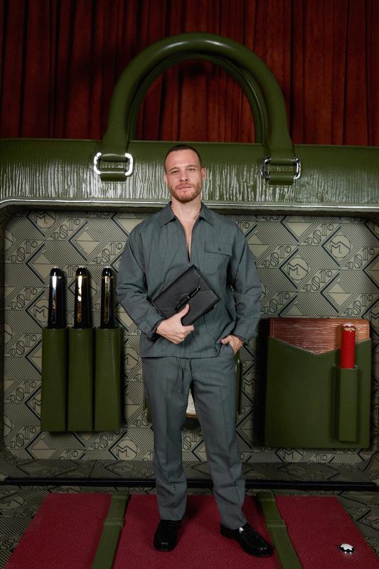  Kerem Bürsin, Montblanc'�n Global Yüzü Oldu 