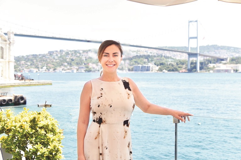  Adalet Deniz Klç :  Dananlarnn Hayatna  Yön Veren Bir Lider 