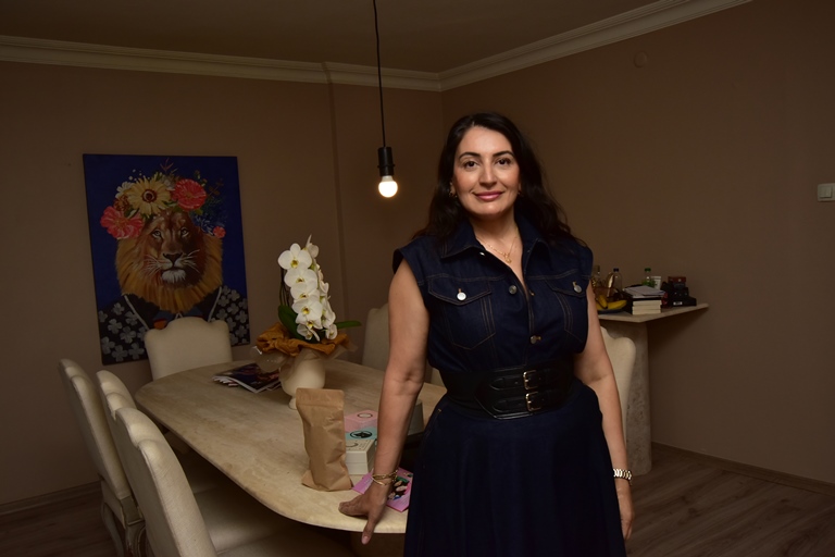 Kumru Köseler :  nsanlar Köklü  Dönüüm Aryor 