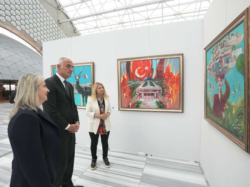 Bakan Ersoy Ba�kentte Start� Verdi! Ankara Kültür Yolu Festivali Ba�lad� Ersoy: �Ba�kentimizin Tarihini Ve Mimarisini Ressamlar�m�z�n Gözünden Yeniden Gördük� 