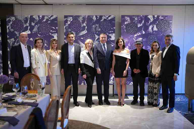 Mövenpick Hotel stanbul Marmara Seade Sanat Dolu Bir Gece 
