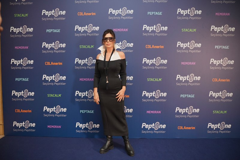 Pept�l�ne, �Seçilmi� Peptitler� Dünyas�n� Marka Elçisi Nebahat Çehre �le Tan�tt� 