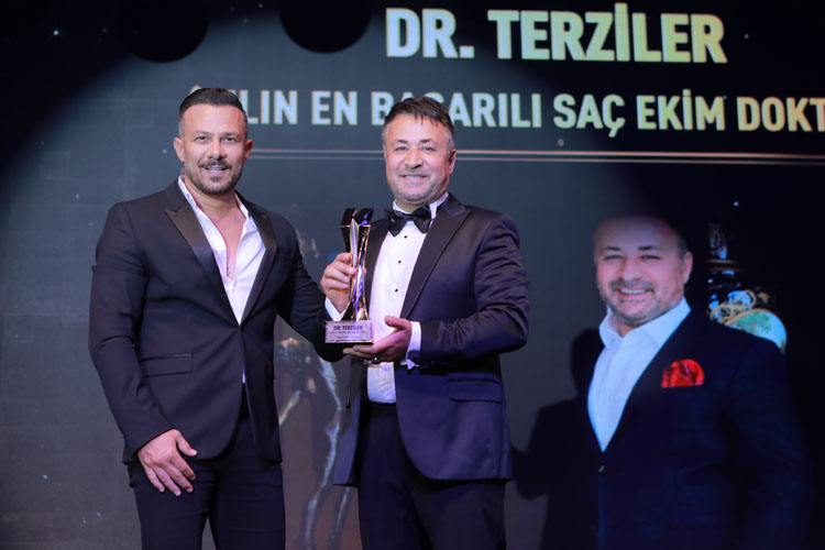 Dr. Terziler;Yln En Baarl Saç Ekim Doktoru Ödülünü Kazand