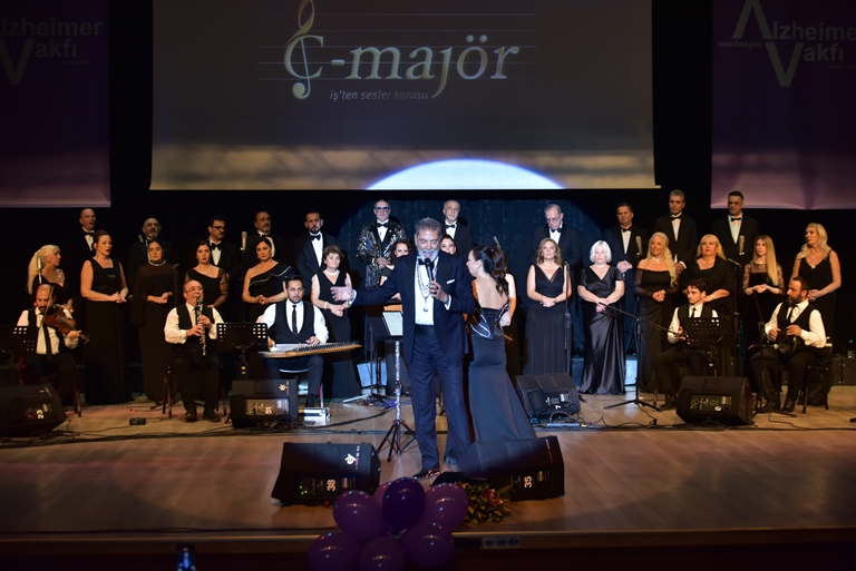 Alzheimer Vakf'nn 25. Ylna Özel Yardm Konseri Düzenledi