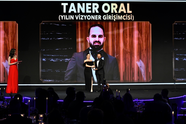 Taner Oral :  Yln Vizyoner Giriimcisi Ödülünü Kazand 