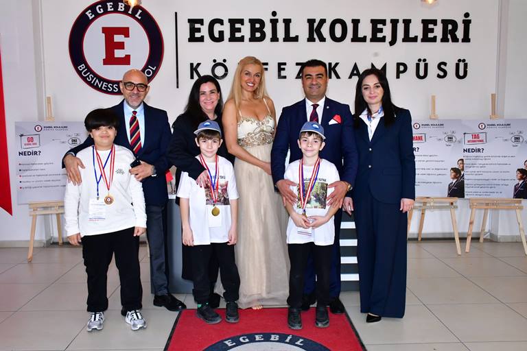 Tabiat�n K�z� Tu�ba Özay Ve "Suyun Melekleri" Kaz Da�lar��nda Bulu�tu