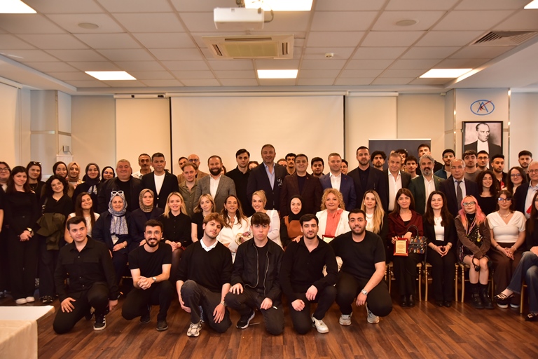 Çorumlu E�itimci Sanayici Ve �� Adamlar� Dayan��ma Derne�i Üyeleri, Cemcem Ailesi Ev Sahipli�inde Bulu�tu 