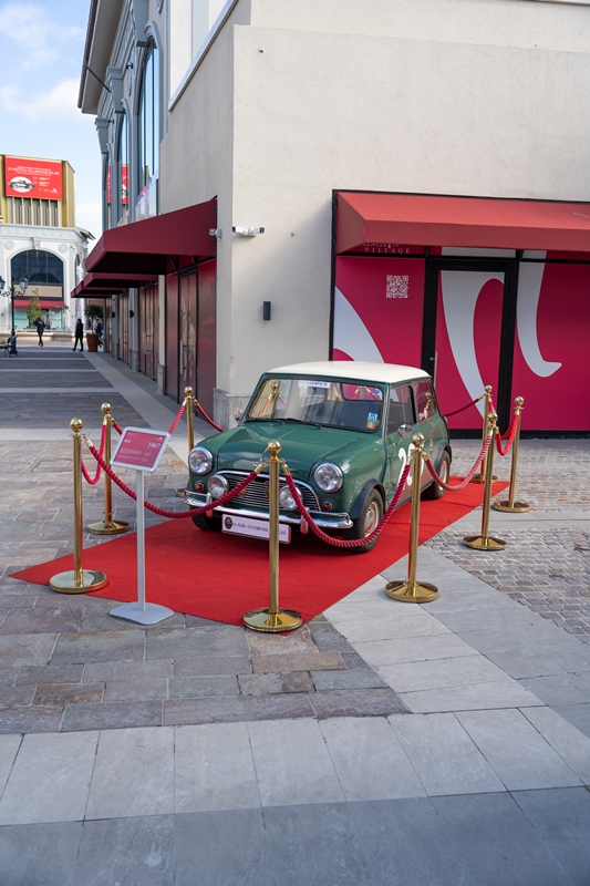 Florentia Village �stanbul�da  Klasik Otomobillerle Cumhuriyet Co�kusu