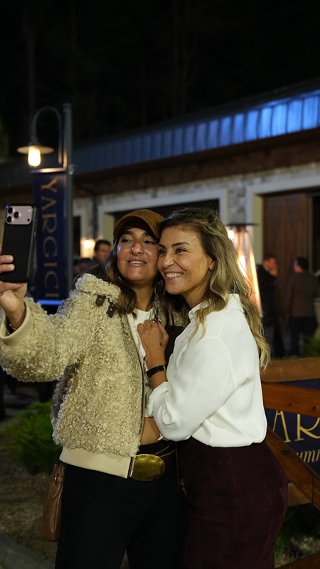 Yarg�c�, Yeni Sezon Koleksiyonunu Unutulmaz Bir Atl� Performansla Tan�tt� 