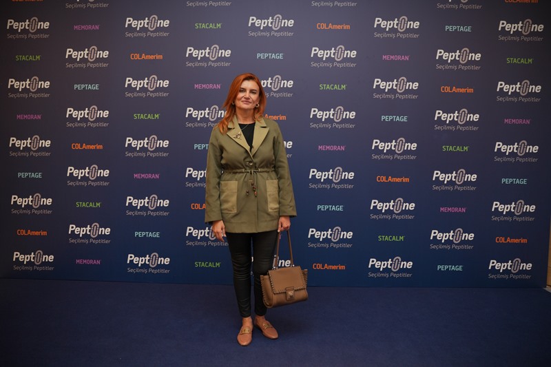 Pept�l�ne, �Seçilmi� Peptitler� Dünyas�n� Marka Elçisi Nebahat Çehre �le Tan�tt� 