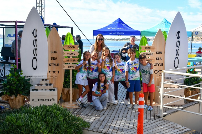 Osse, Alaçat� W�ndfest 2026�da Genç Sporcular�n Yan�ndayd�