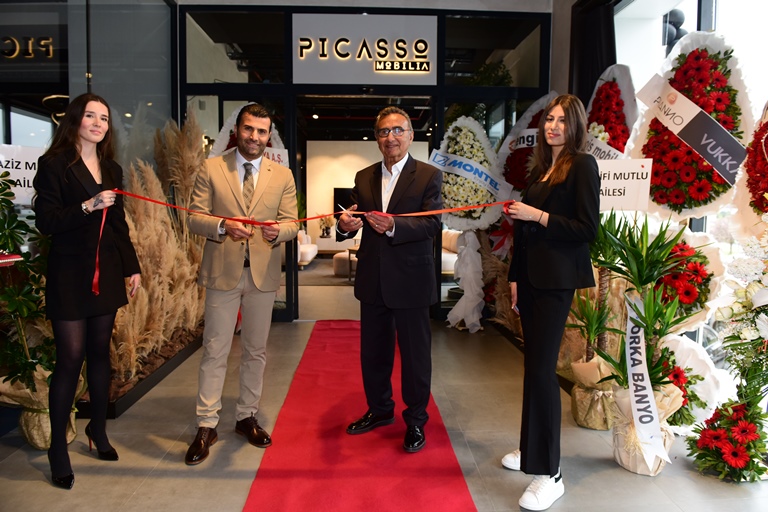 Picasso Mobilia   Maltepede Görkemli Bir Açilila Kapilarini Açti  