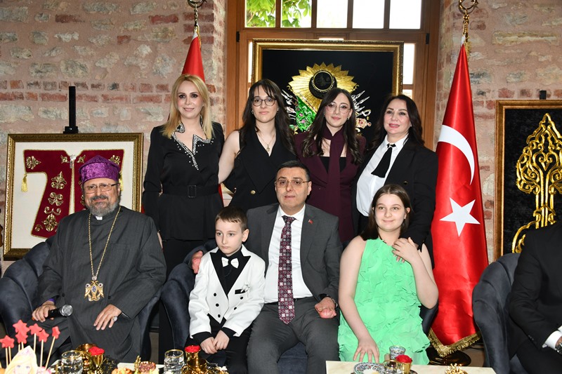 �Din Karde�li�i� Sergisi Fi�ekhane�de Sanat Ve Ho�görüyü Bulu�turdu