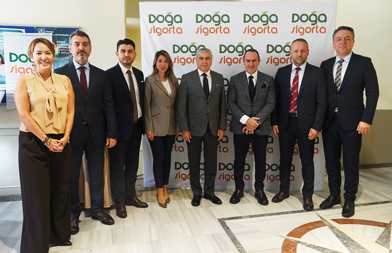  Doa Sigorta Acente Geliim Akademisinin 4. Mezunlar Cübbelerini Giydiler 