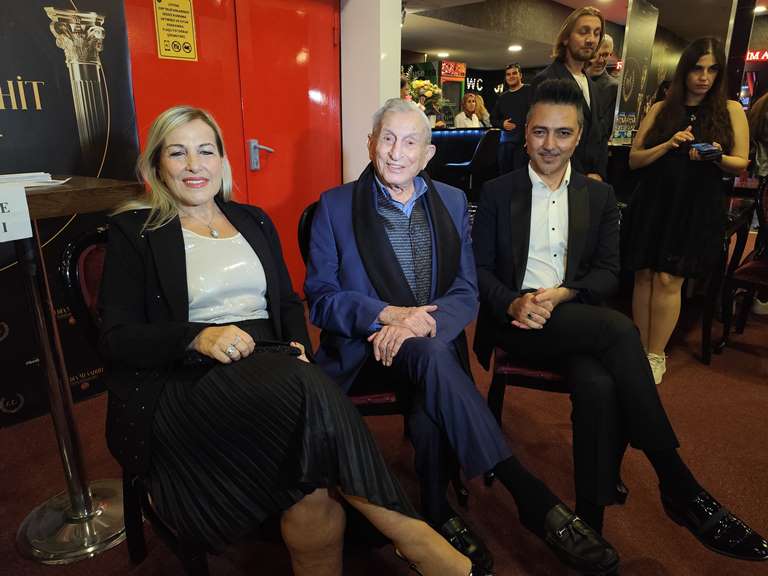 Tiyatro Efsanesinden Rekor: Haldun Dormen 98 Yanda Yönetmen Koltuunda !