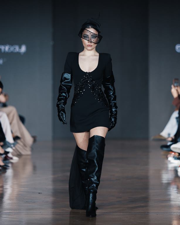 Sultan Gadimbayli, �Back to Black� Koleksiyonu ile Bakü Fashion Week�de Güçlü Bir Duru� Sergiledi