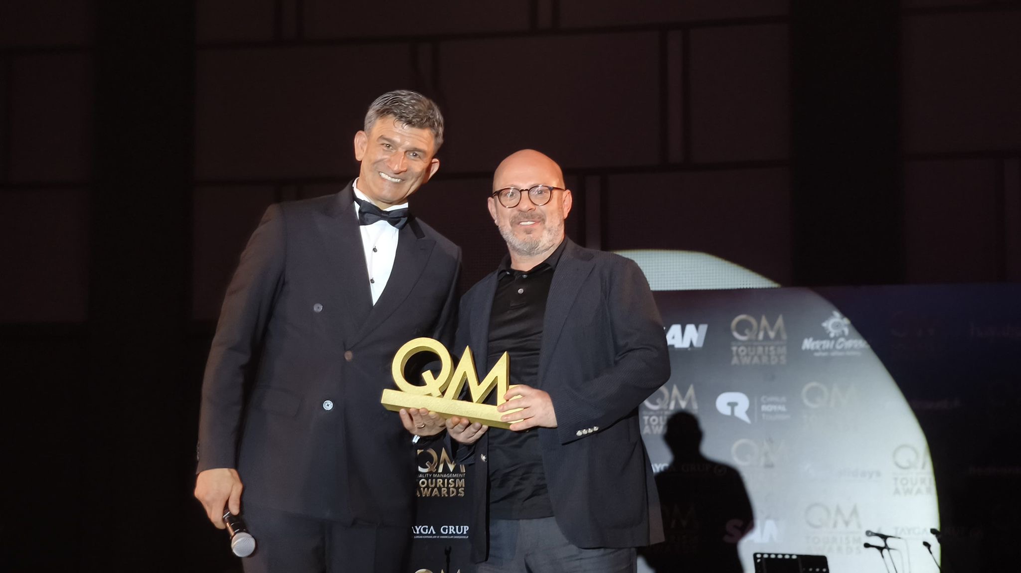 Jolly, Qm Awards�ta Çifte Ödülle Sahnede