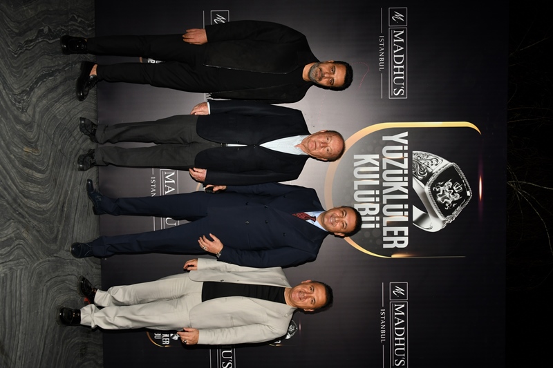 Yüzüklüler Kulübü : �� Ve Cemiyet Dünyas�n�n Seçkin �simlerini Madhu�s�un E�siz Ambiyans�nda Bulu�turdu