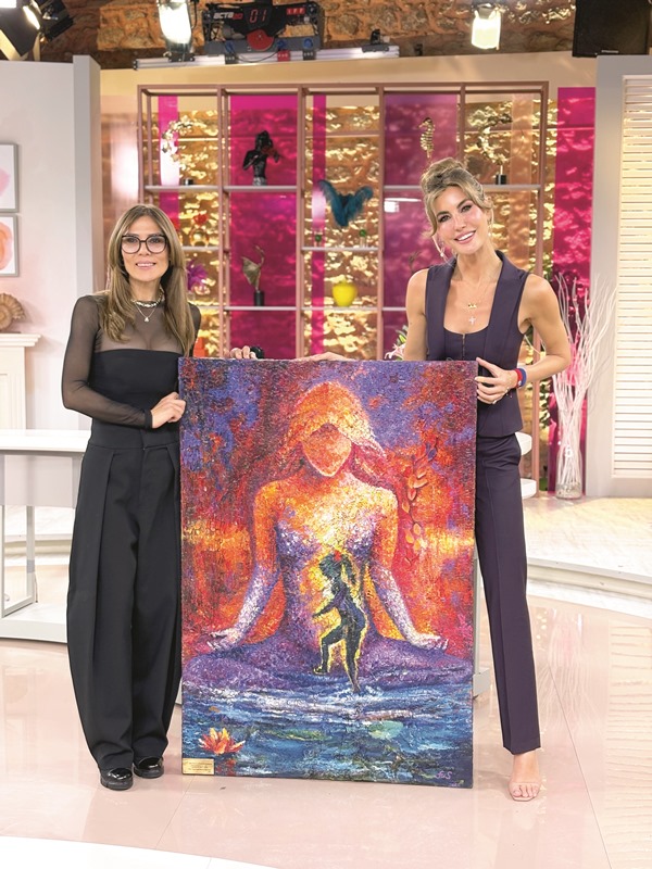 Fisun Kapucuo�lu�ndan Ça�la ��kel�e Anlaml� Hediye: �Sen Hâlâ Annenin K�z�s�n�dan Do�an Bir Eser