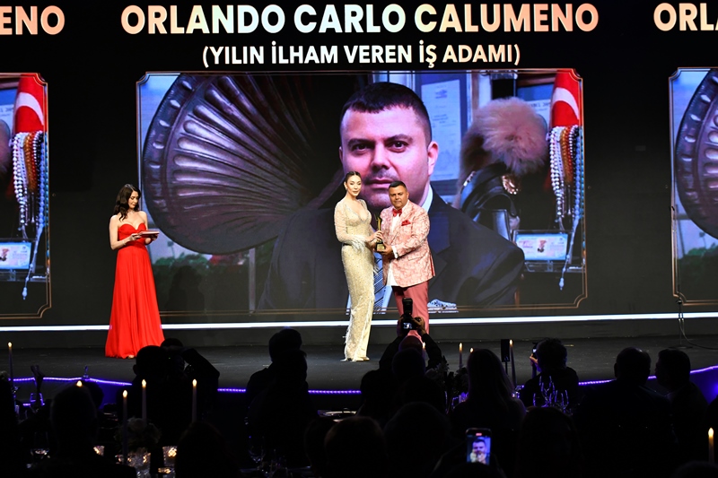 Orlando Carlo Calumeno :  Klass Ödülleri 2025de Yln lham Veren  Adam Ödülünün Sahibi Oldu 