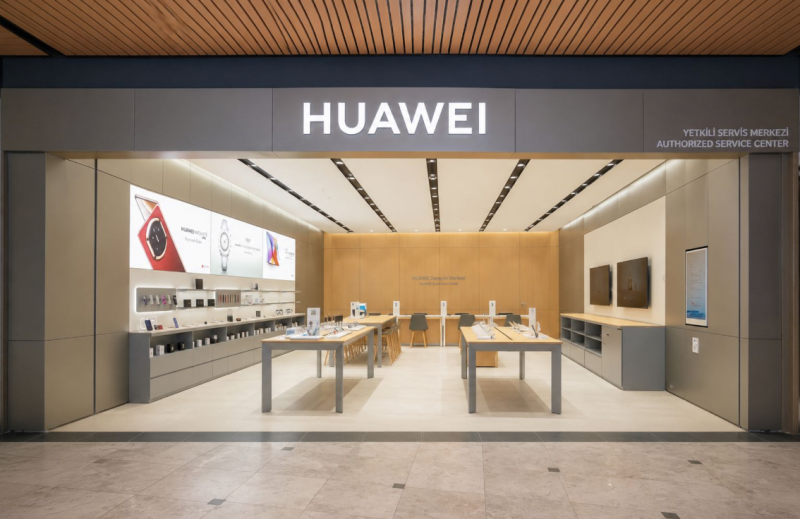 Huawe�, Türkiye�deki Yeni Deneyim Ma�azas�n�n Kap�lar�n� Açt� 